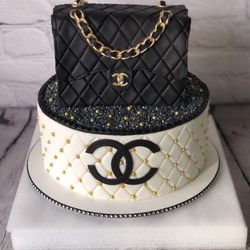 The Pin-up Kitchen - Chanel Purse on quilted cake