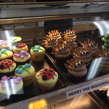 Mannino's Bakery - Cupcakes - Bakeries Near Me - Sterling Heights, Michigan