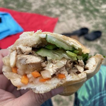 Le’s Banh Mi - Cafes Near Me - Honolulu, Hawaii