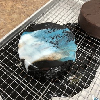 Dawn's Candy & Cake Supply - Mirror cake from "Cake Trends 2" - Chocolatiers & Shops Near Me - Lynnwood, Washington Dawn's Candy & Cake Supply - Mirror cake from "Cake Trends 2" - Chocolatiers & Shops Near Me - Lynnwood, Washington