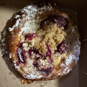 Ciccio Bomba - Brioche Bun Fruit - Bakeries Near Me - Austin, Texas