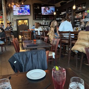 75 on Liberty Wharf - Small dining area but not especially loud or noisy - New American Near Me - Boston, Massachusetts