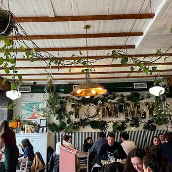 Tommy - Fun aesthetic - Coffee & Tea Near Me - Montreal, Quebec