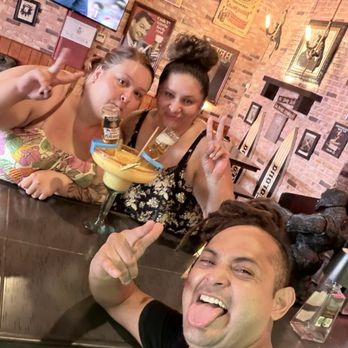 Monkey Business - Bars Near Me - Cancún, ROO