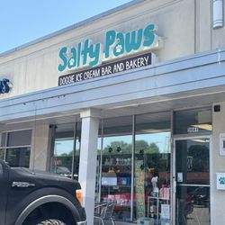 Salty Paws Chics Beach