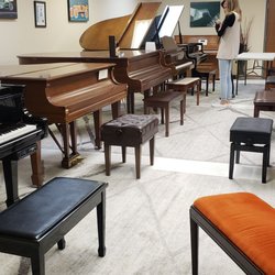 Piano Warehouse of Indianapolis - small but excellent selection