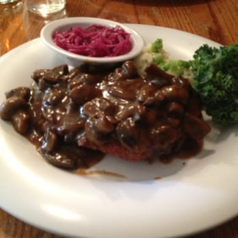 Der Lindenbaum - Jagerschnitzel - German Near Me - Fredericksburg, Texas