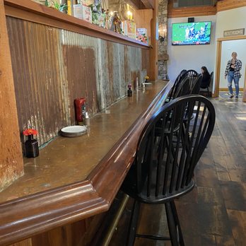 Devils Backbone Brewing Company - Bar - American Near Me - Roseland, Virginia