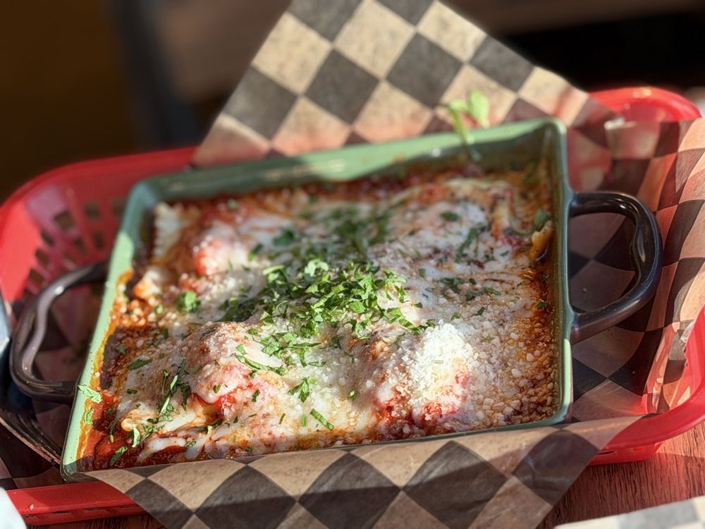 Little Hats Market Logo