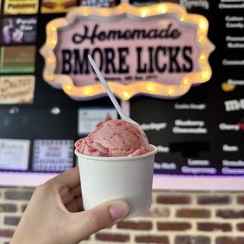 Bmore Licks - Strawberry Crunch Scoop - Ice Cream & Frozen Yogurt Near Me - Baltimore, Maryland
