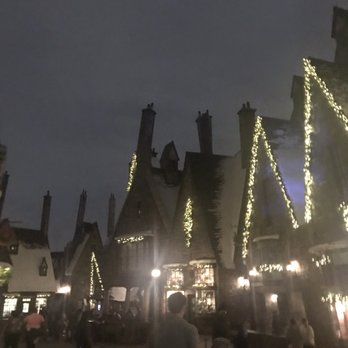Universal Studios Florida - Hogsmeade at Christmas - Amusement Parks Near Me - Orlando, Florida