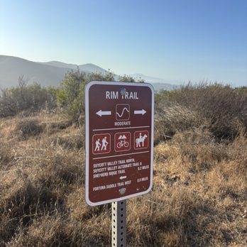 Fortuna Mountain - Trail signs - Hiking Near Me - San Diego, California Fortuna Mountain - Trail signs - Hiking Near Me - San Diego, California