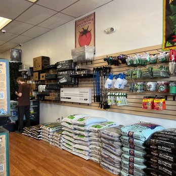 Garden World Hydroponics - Hydroponics Near Me - Springfield, Virginia
