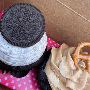 Smallcakes Cupcakery & Creamery - Oreo cupcake and Salted Caramel Crunch Cupcake - Cupcakes Near Me - Westminster, California Smallcakes Cupcakery & Creamery - Oreo cupcake and Salted Caramel Crunch Cupcake - Cupcakes Near Me - Westminster, California