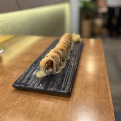 Embarcadero 41 - Inka Maki Salmon Roll - taste good but extremely skimp on the protein.