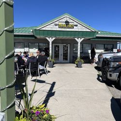Mama Macs Bakery & Sandwich Shop - Exterior