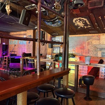 Tradewinds Tropical Lounge & Grill - Bars Near Me - Saint Augustine, Florida
