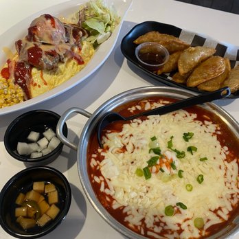 Dan Moo Ji - Tteokbokki, gyoza, and Chicken Omelette Rice - Korean Near Me - Duluth, Georgia