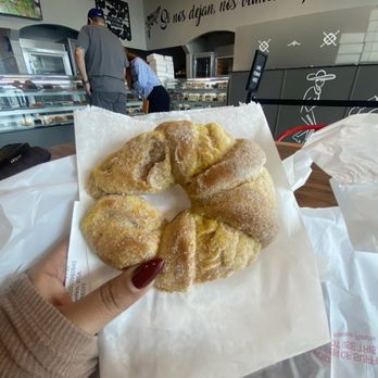 Mariachi Bakery - Cuernito - Bakeries Near Me - Downey, California