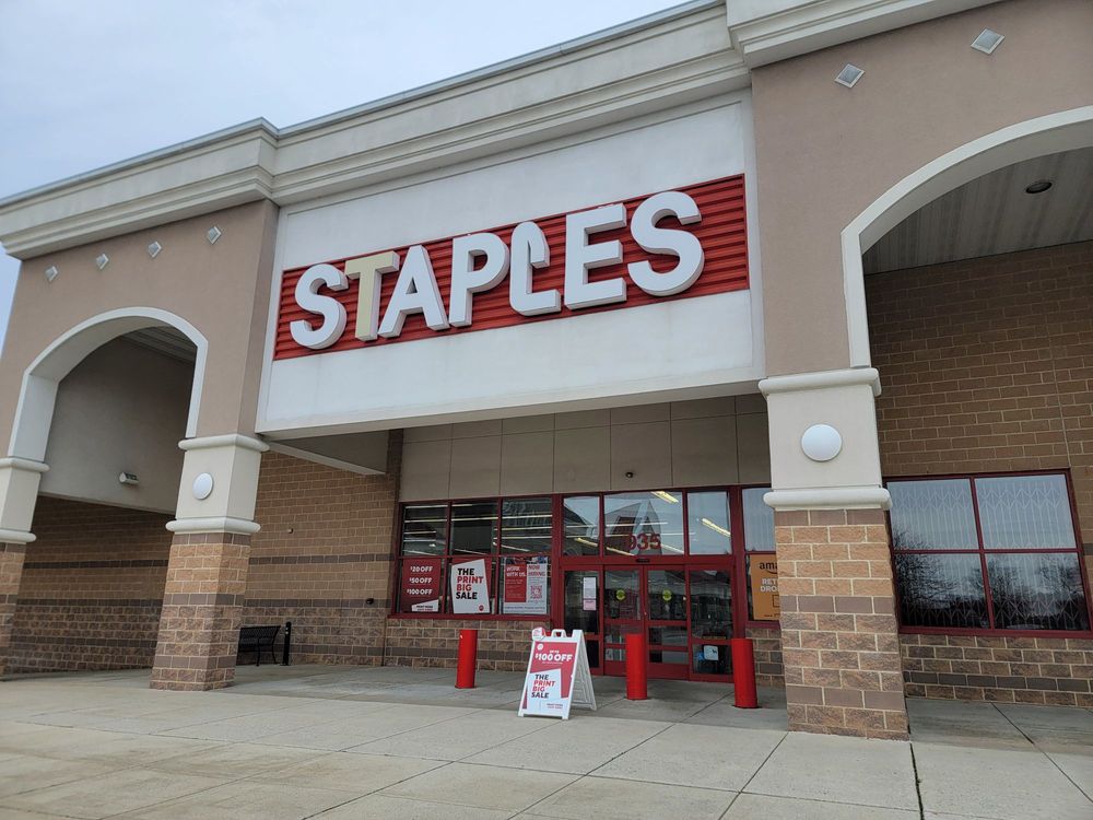 STAPLES Updated September 2024 17 Photos 935 E Lancaster Ave