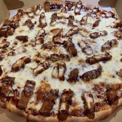 Sal's Italian Restaurant & Pizzeria - BBQ chicken pizza