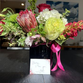 Florentino's Fine Flowers - Beautiful arrangement! - Florists Near Me - Seattle, Washington