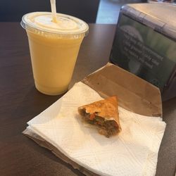 Mall Of Africa Restaurant - Samosa and mango drink