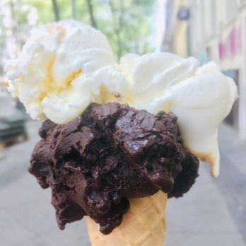 Isabel - Dark chocolate and cheesecake - Ice Cream & Frozen Yogurt Near Me - Berlin, BE Isabel - Dark chocolate and cheesecake - Ice Cream & Frozen Yogurt Near Me - Berlin, BE