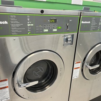Los Lagos Laundromat - 2 load machine starting at 2.25 - Laundromat Near Me - Edinburg, Texas Los Lagos Laundromat - 2 load machine starting at 2.25 - Laundromat Near Me - Edinburg, Texas