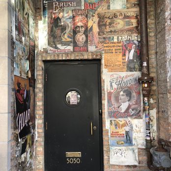 Chicago Magic Lounge - Magicians Near Me - Chicago, Illinois