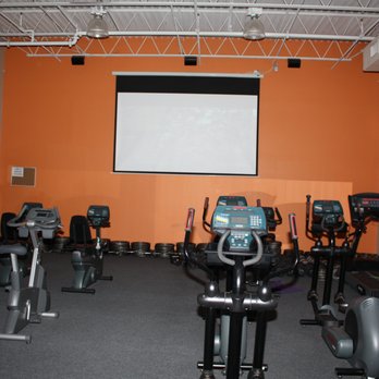 Gold's Gym - Gyms Near Me - Cornelius, North Carolina