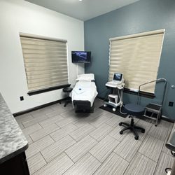 Southlake Vein Care - Procedure room and ultrasound equipment