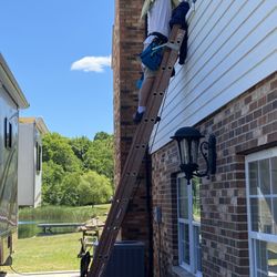 Green Clean Window Washing - This is me doing some exterior window cleaning.