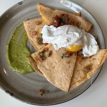 Table - Huevos Rancheros - Breakfast & Brunch Near Me - Quebec City, Quebec