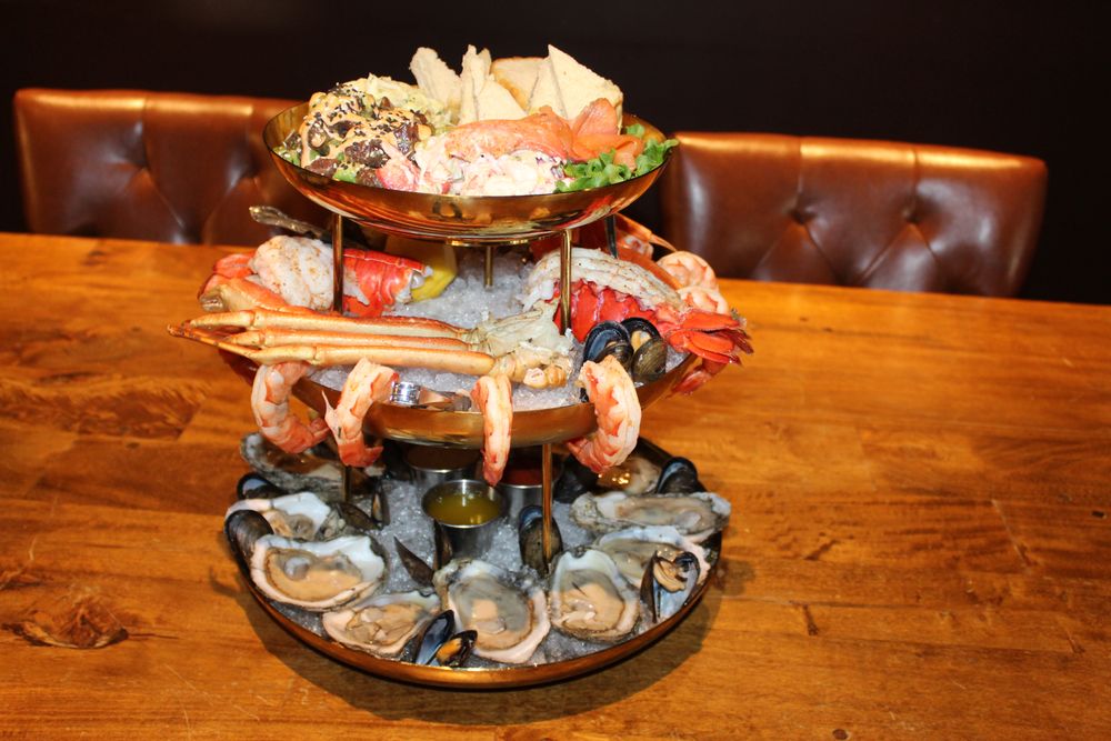 Social spots from Mama's on the Half Shell