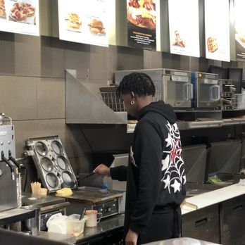 Einstein Bros. Bagels - Employee not wearing gloves - Bagels Near Me - Gaithersburg, Maryland Einstein Bros. Bagels - Employee not wearing gloves - Bagels Near Me - Gaithersburg, Maryland