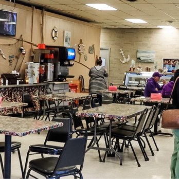 Triangle Seafood & Po Boy - customers in a restaurant - Seafood Near Me - Hattiesburg, Mississippi Triangle Seafood & Po Boy - customers in a restaurant - Seafood Near Me - Hattiesburg, Mississippi