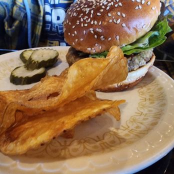 Oak Parker - Veggie burger with avocado and vegan mayo with delicious home made chips. - Cocktail Bars Near Me - Oak Park, Michigan Oak Parker - Veggie burger with avocado and vegan mayo with delicious home made chips. - Cocktail Bars Near Me - Oak Park, Michigan