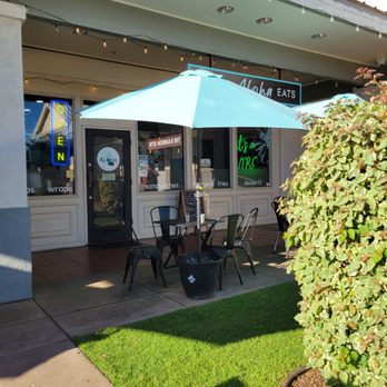 Earth Aloha Eats - Outside - Vegan Near Me - Kihei, Hawaii Earth Aloha Eats - Outside - Vegan Near Me - Kihei, Hawaii