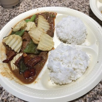 Bobaloompia - Beef Kaldereta and steamed rice - Bubble Tea Near Me - Tyler, Texas