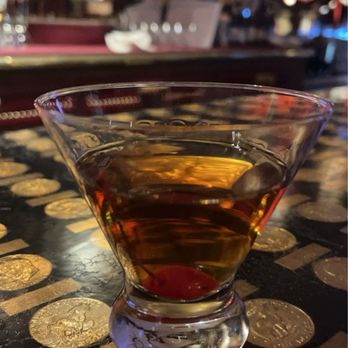 The Silver Dollar Bar & Grill - Old-fashioned cocktail - American Near Me - Jackson, Wyoming The Silver Dollar Bar & Grill - Old-fashioned cocktail - American Near Me - Jackson, Wyoming