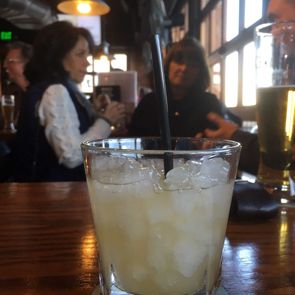 Drake's - Whiskey sour - Burgers Near Me - Florence, Kentucky