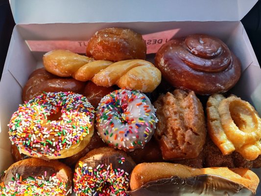 Ronald's Donuts by null