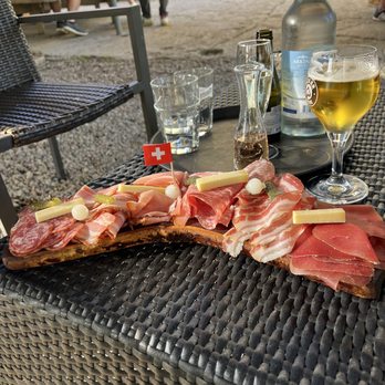 Basseruche - Delicious - Restaurants Near Me - Saint-Cergue, VD Basseruche - Delicious - Restaurants Near Me - Saint-Cergue, VD