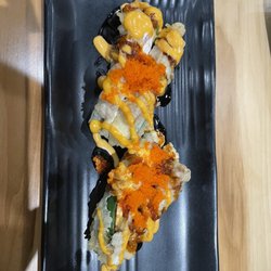 Canton Asian Bistro - The jalepeno Poppers ($8.95) are a slab of unseasoned cream cheese. Cooked tuna. All tempured together. Nothing to recommend.