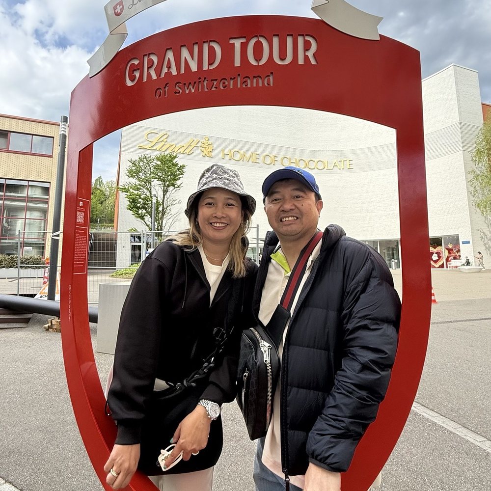 Lindt Factory Outlet - Chocolatiers & Shops Near Me - Kilchberg, ZH