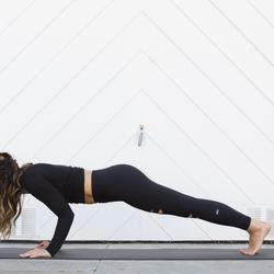 Training With Cat - I offer power yoga (vinyasa flow).