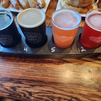 Burg & Barrel - Lenexa - Can't Beer Flight  Denver BeerGraham Cracker Porter New Holland, Dragons Milk,  Boulevard Easy Orange Upslope passionfruit Hibiscus Sour Ale - Burgers Near Me - Lenexa, Kansas