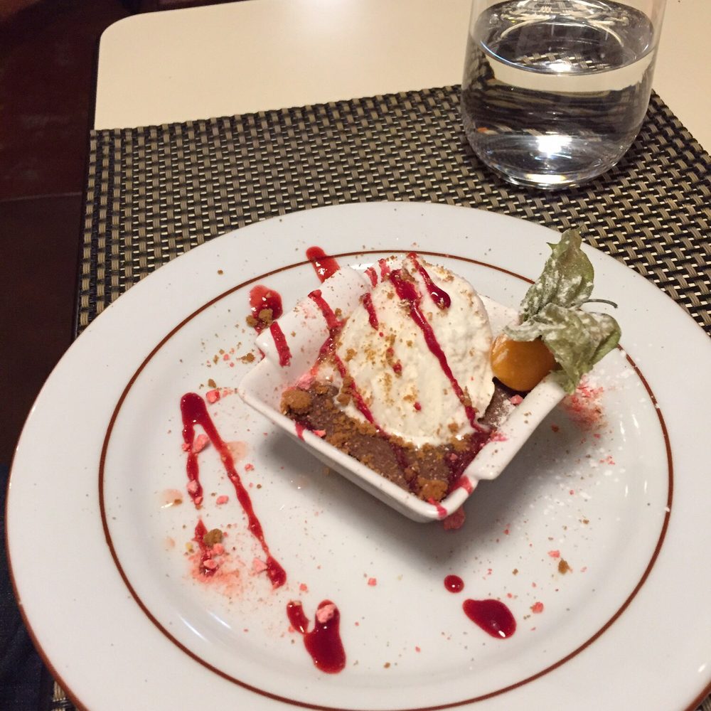 Le Moderne - Chocolate cake - French Near Me - Grenoble, 38 Le Moderne - Chocolate cake - French Near Me - Grenoble, 38