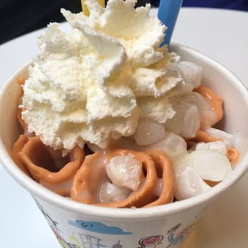 I CE NY - Thai Cream Roll - Desserts Near Me - New York, New York I CE NY - Thai Cream Roll - Desserts Near Me - New York, New York